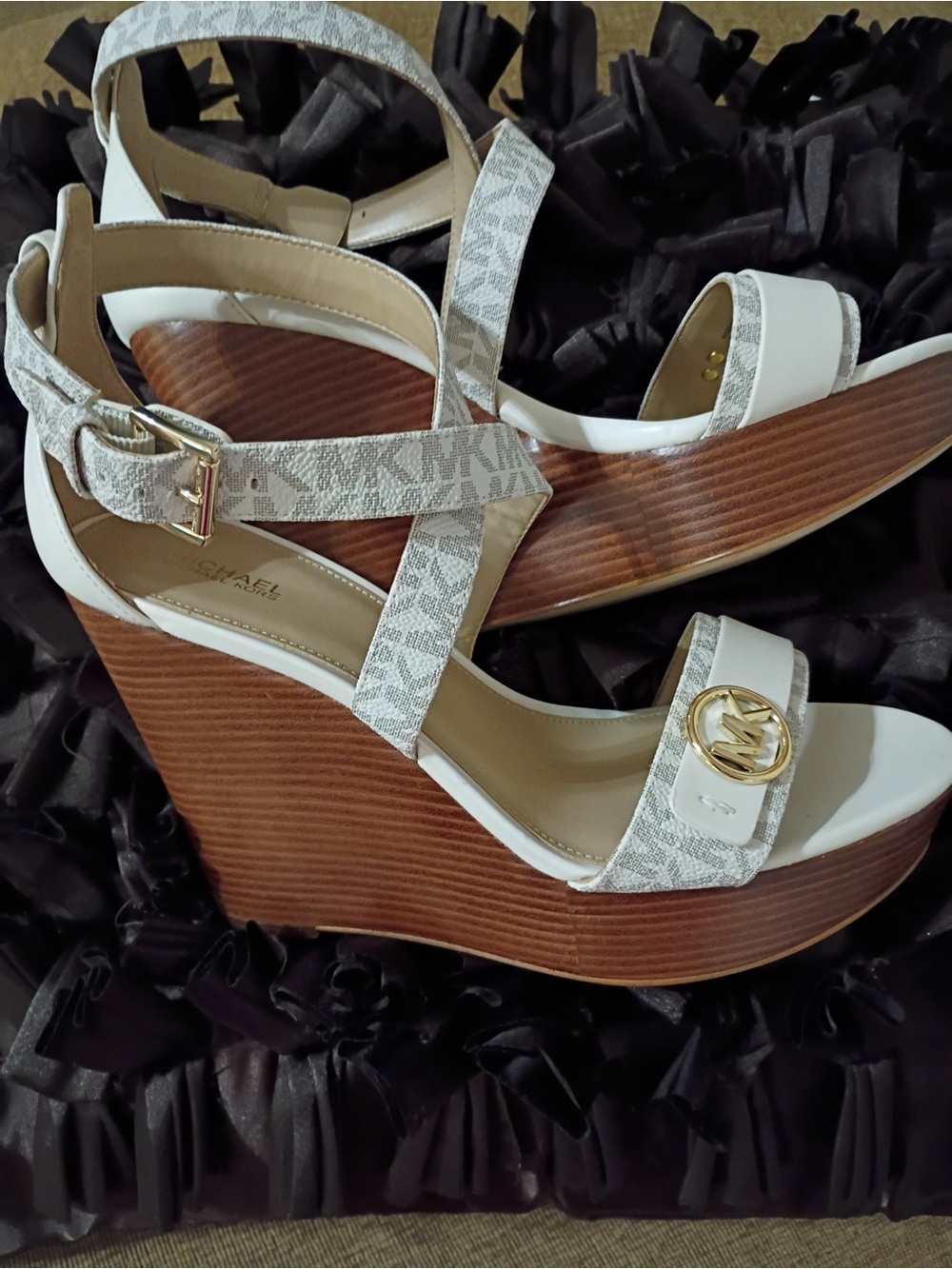 Michael Kors White and Light Gray Logo Strap Wedge Sandals with Gold MK Accent - Picture 3 of 7